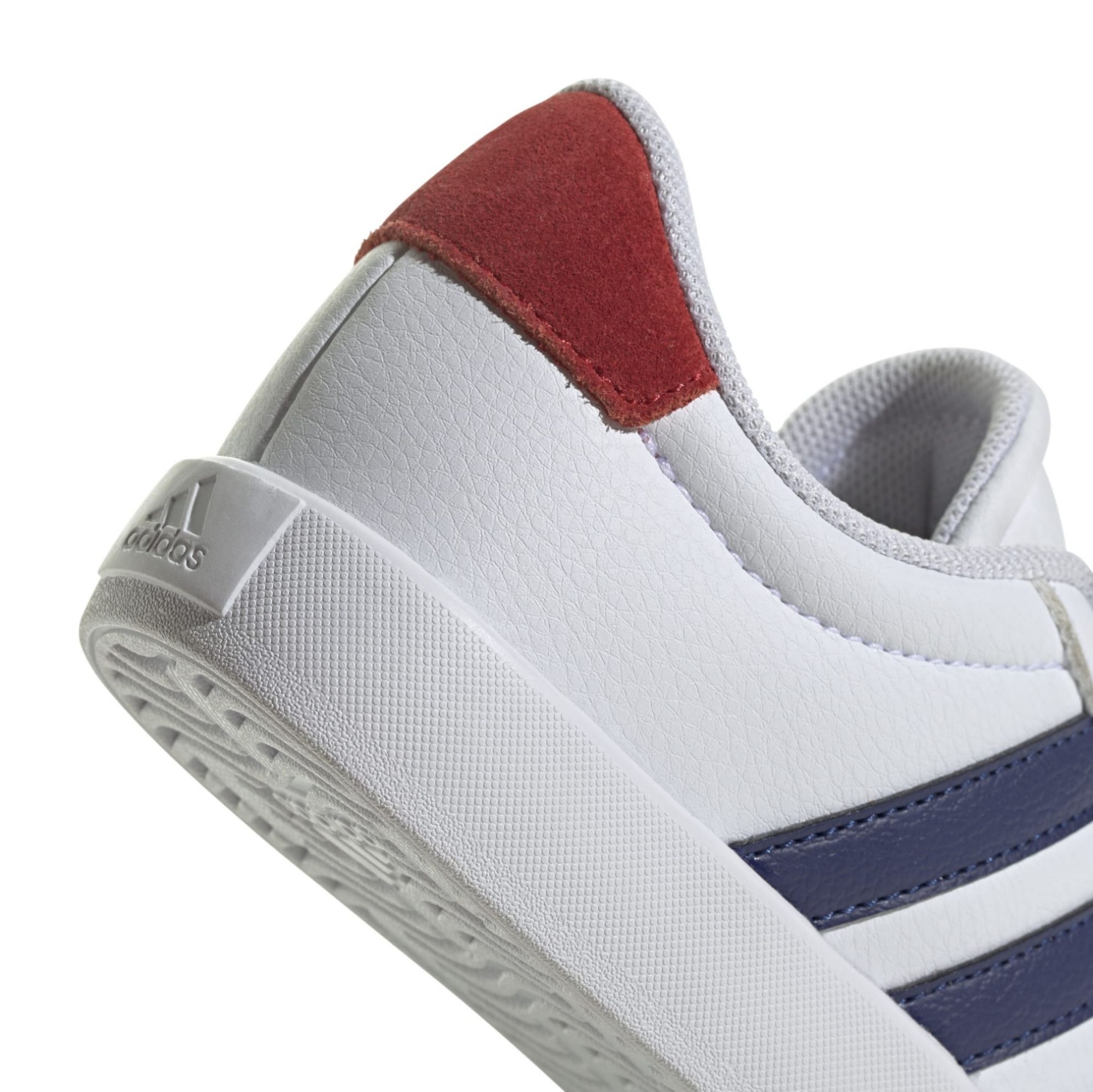 SYNLEA-SUEDE     WHITE/DK.BLUE/SCARLET