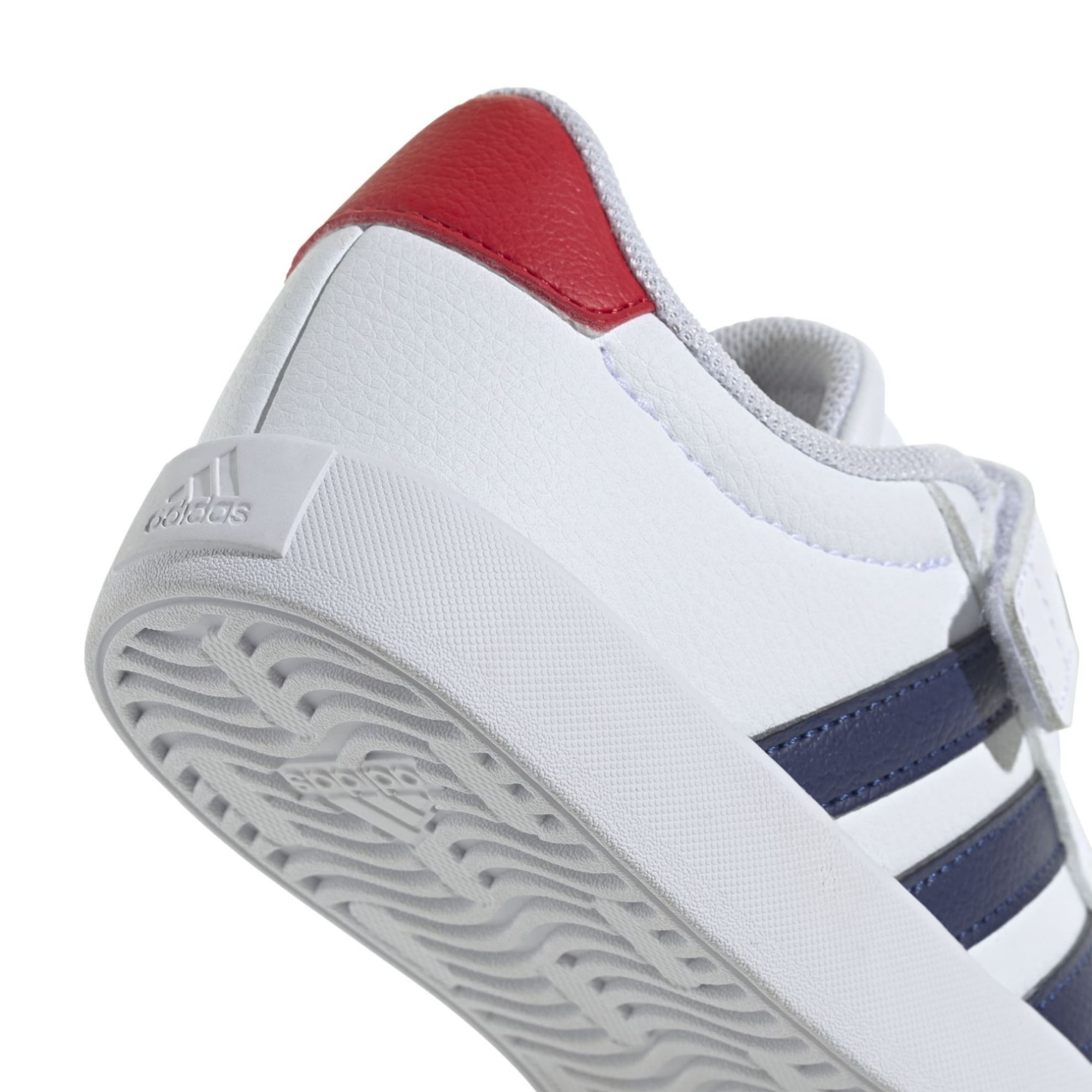 SYNLEA-SUEDE     WHITE/DK.BLUE/SCARLET