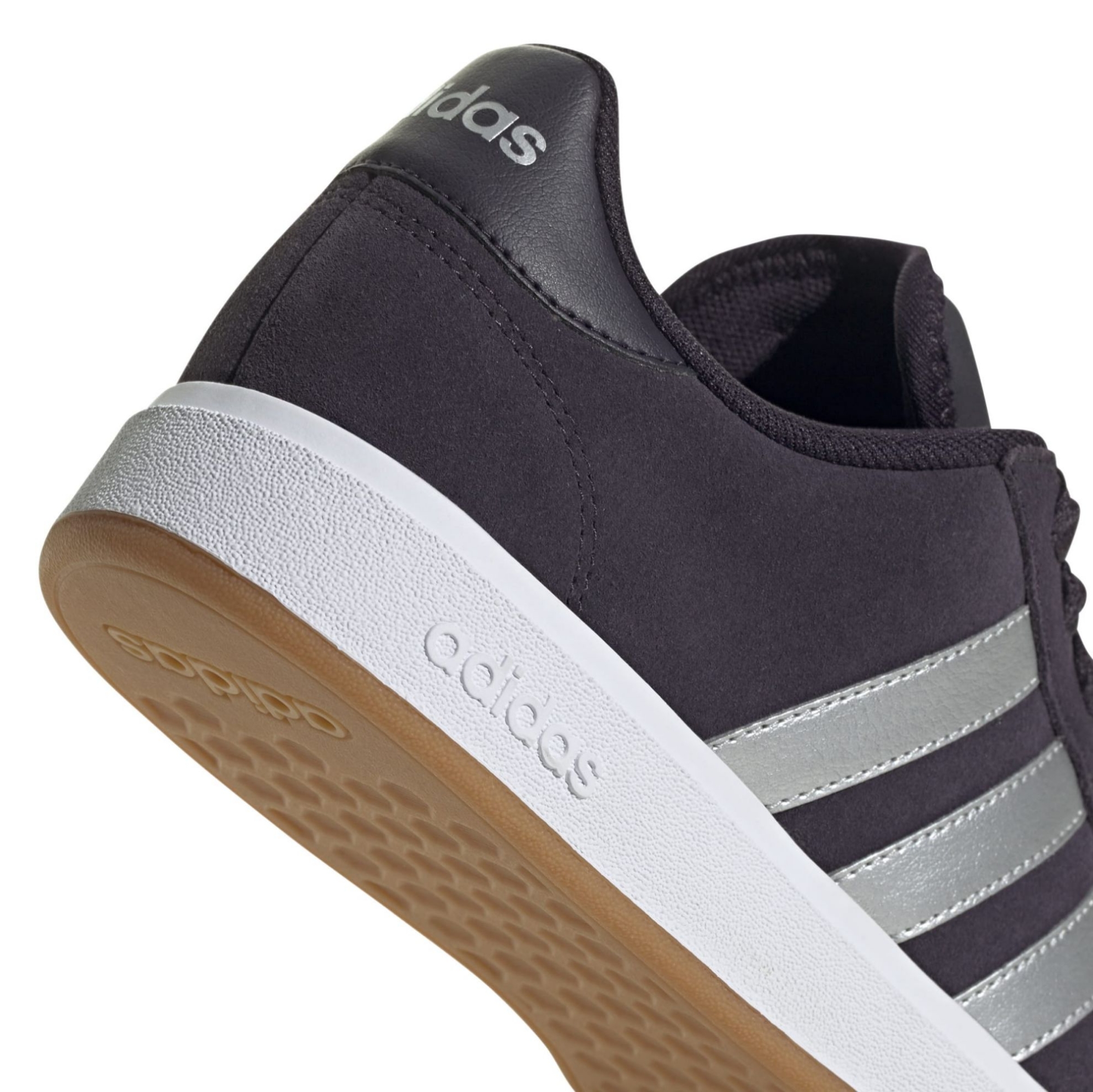 SUEDE-SYNTH      BLACK/SILVER/WHITE