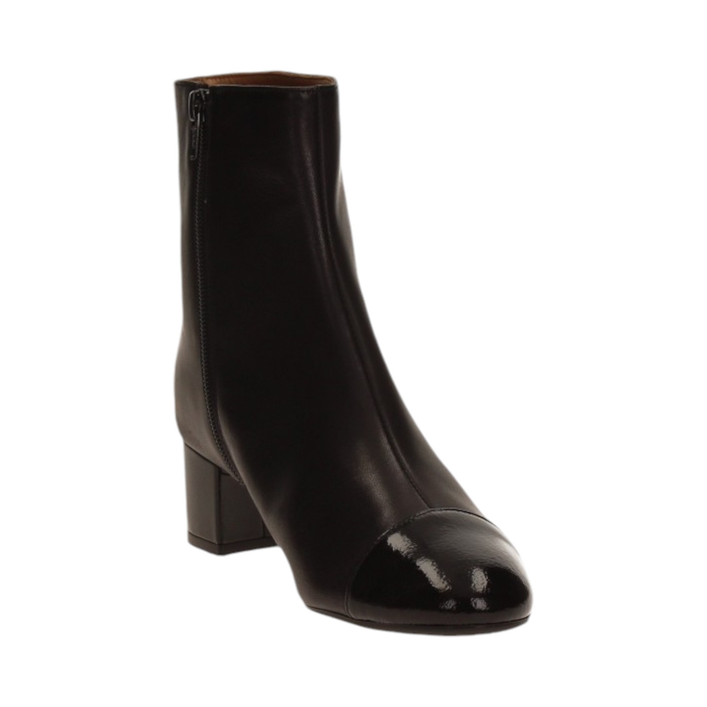 Stivaletto in pelle con inserti in vernice