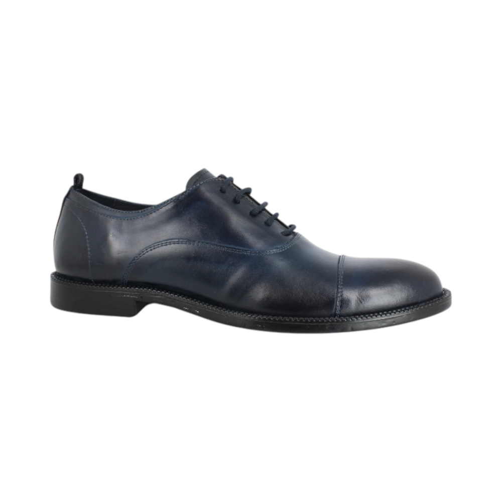 Scarpa stringata 